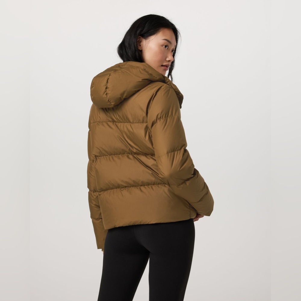 Vuori Alta Down Jacket in Rum Sz. Small - Picture 2 of 6